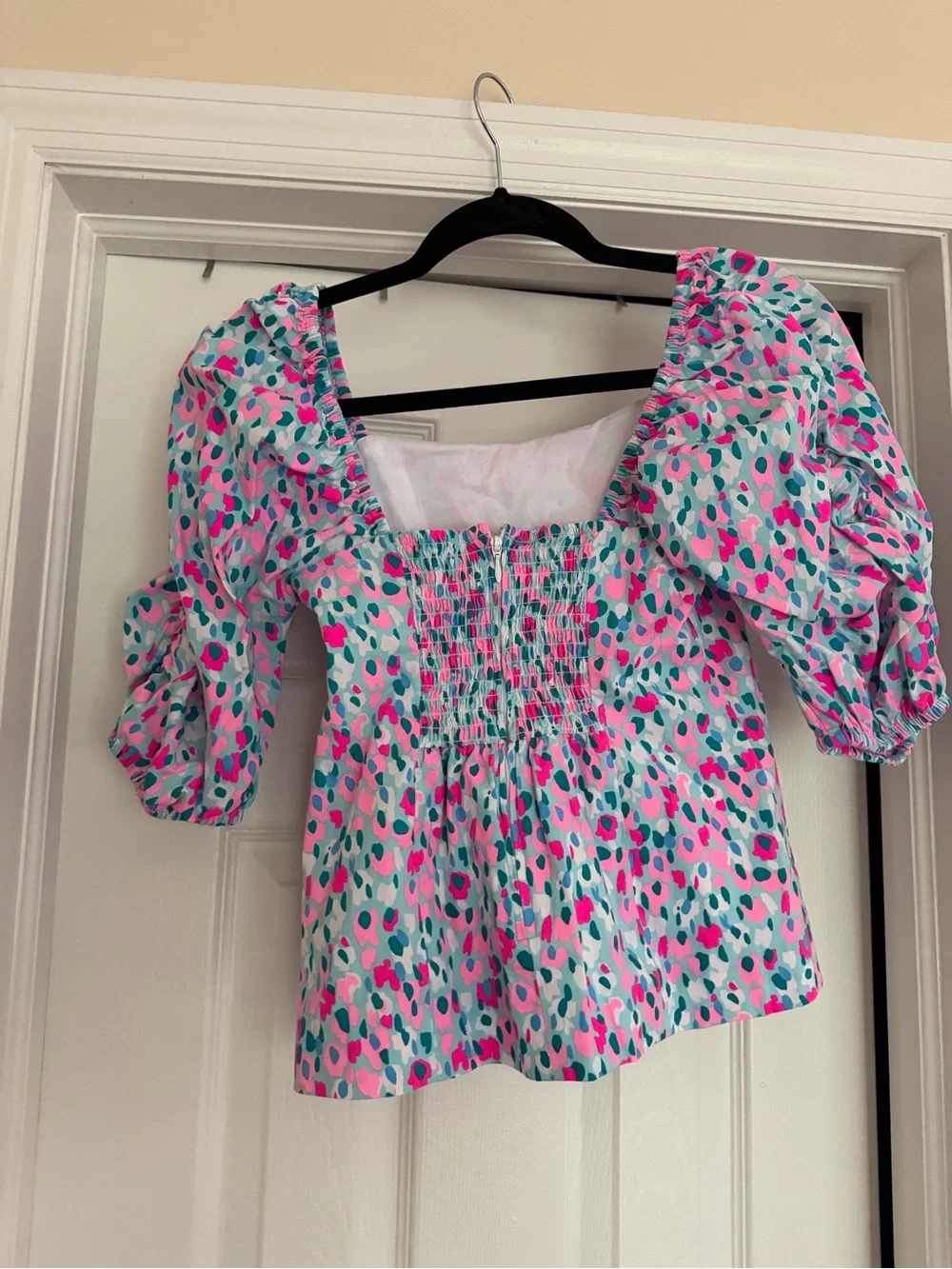 Square-Neck Puff Sleeve Top in Pink & Teal